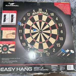 Brand new Bristle Dartboard with Darts
